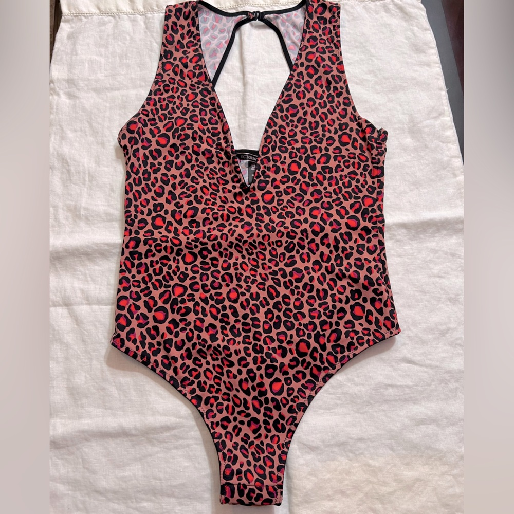 NWOT Victoria’s Secret Animal Print Body Thong Sz Xs